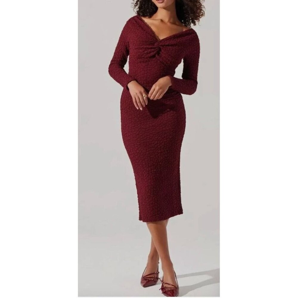 Astr The Label - Burgundy Textured Knit Knot Front Off the Shoulder Long Sleeve